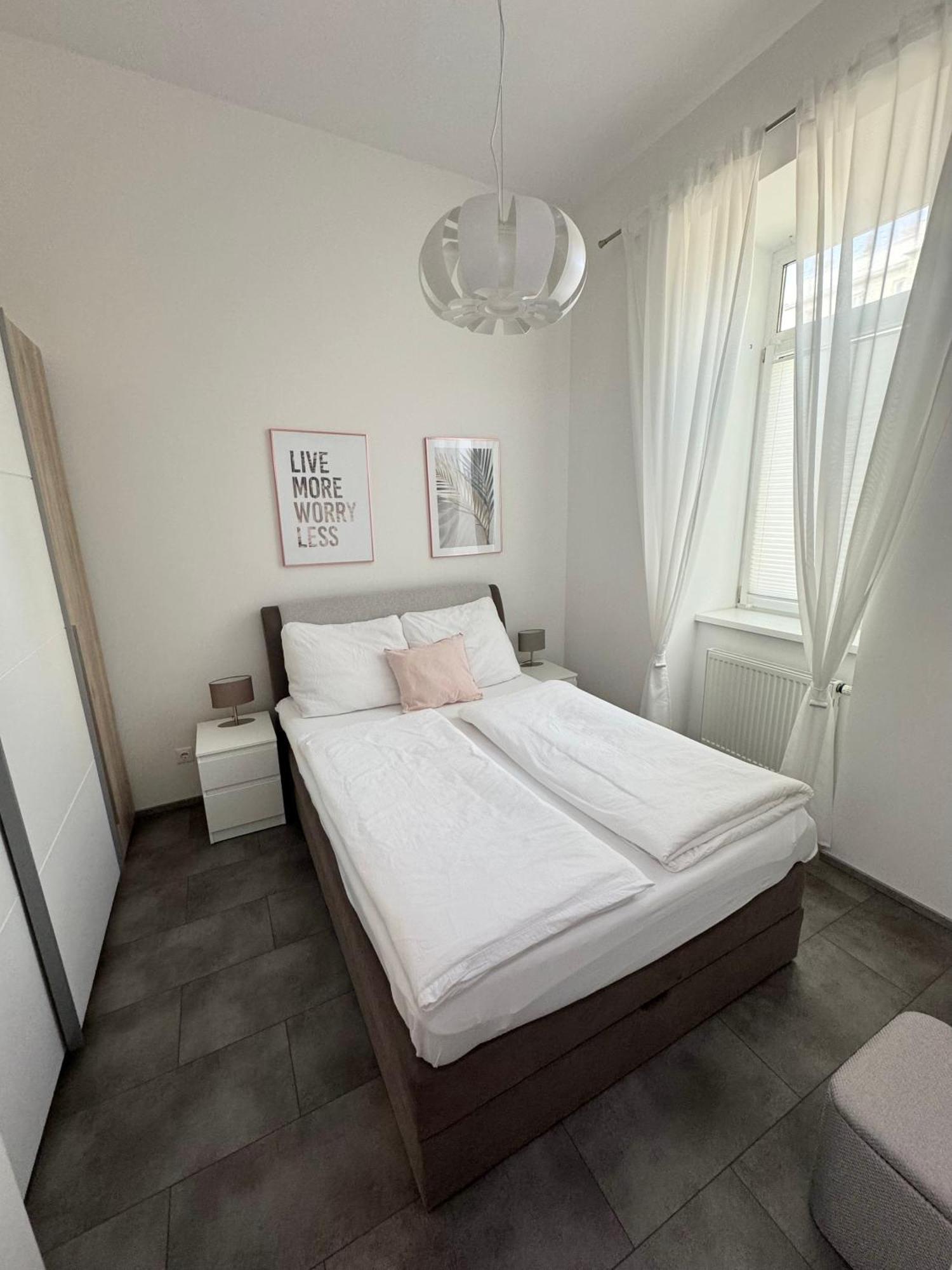Vienna Apartment Gutarra II ภายนอก รูปภาพ