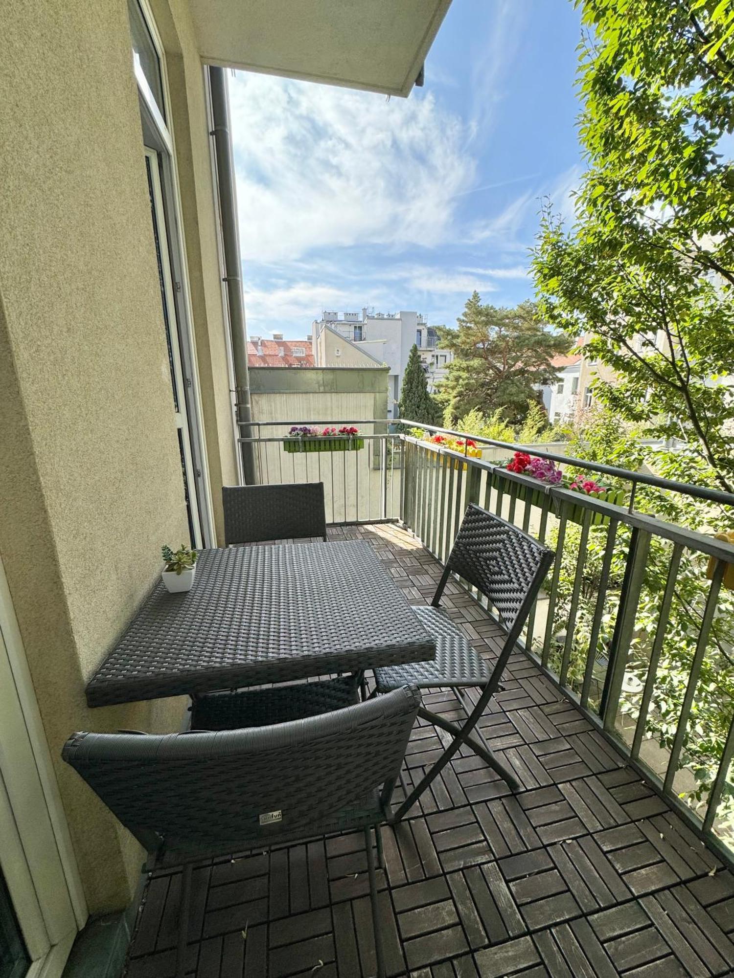 Vienna Apartment Gutarra II ภายนอก รูปภาพ